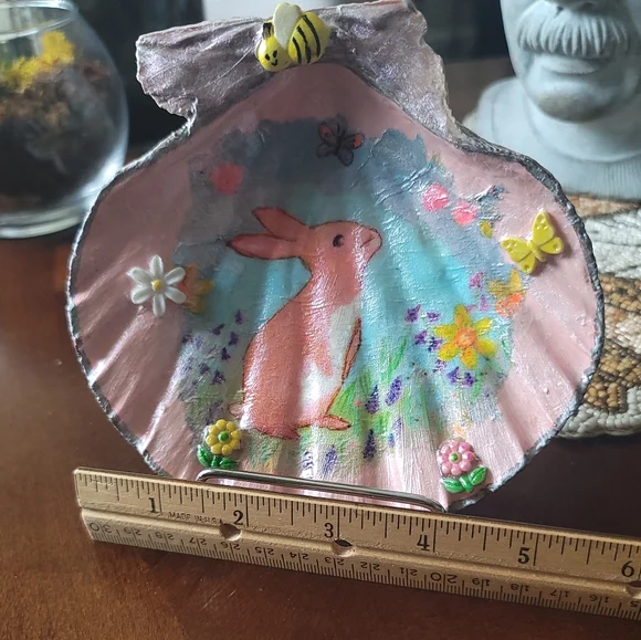 Decorative Pink Shell with Rabbit and Flowers - Picture 5 of 7
